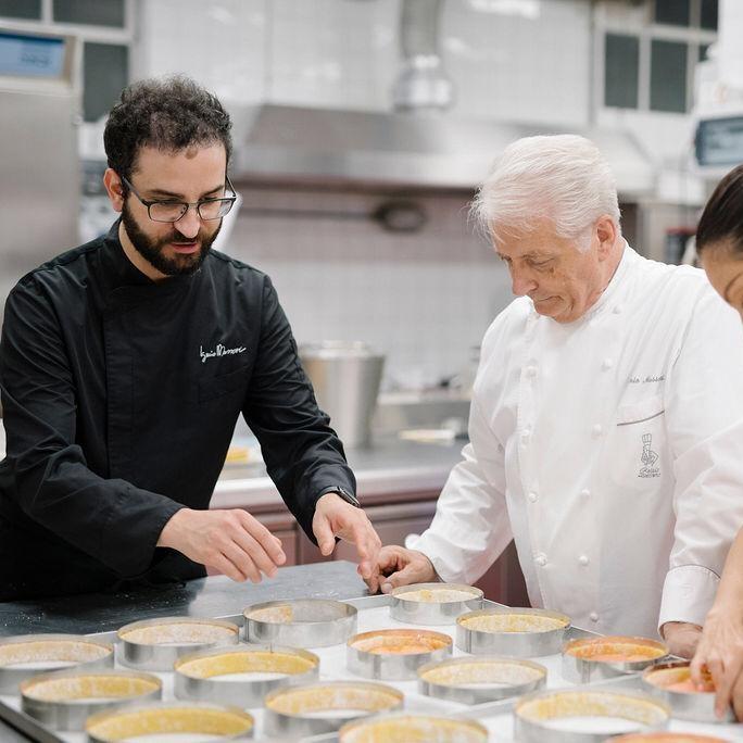 La famiglia - Chi è Iginio Massari: il «Maestro dei Maestri pasticceri»  Cook - Cucina